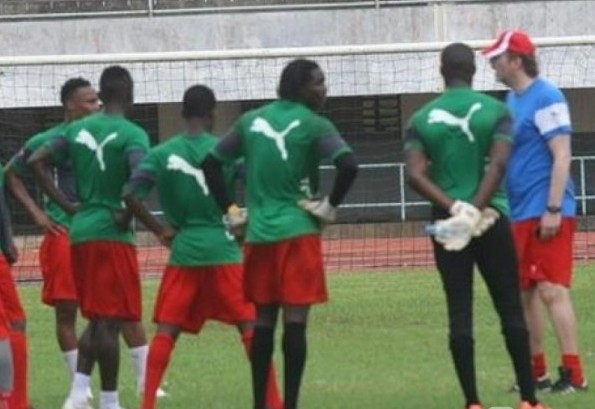  tom saintfiet   CHAN 2016 Tom Saintfiet Holds First Meeting with Players   AfricaSoccercom