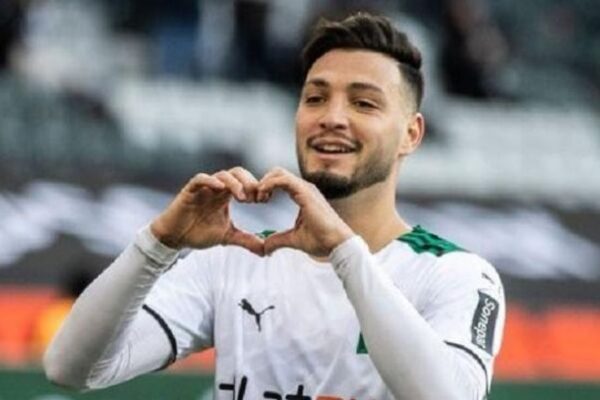 Ramy Bensebaini urges support for Mahrez amidst criticism: solidarity in challenging times