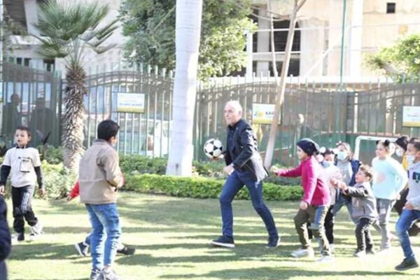 Marcel Koller brightens faces at 57357 hospital with football and Al Ahly shirts