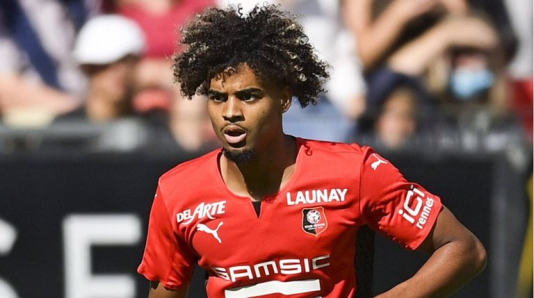 Lorenz Assignon faces dilemma as Galatasaray and Feyenoord vie for his services