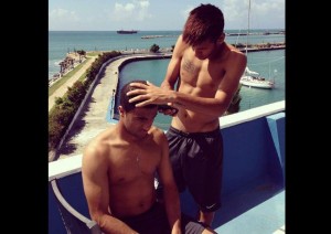 937-lucas-moura-est-passe-entre-les-mains-650x0-1-300x212 - AfricaSoccer.com 937 lucas moura est passe entre les mains 650x0 1 300x212 IMAGE OF THE DAY NEYMAR LUXURY HAIRDRESSER AfricaSoccercom