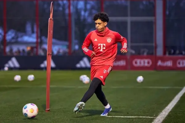 Bayern Munich set to renew Adam Aznou's contract after impressive showcase