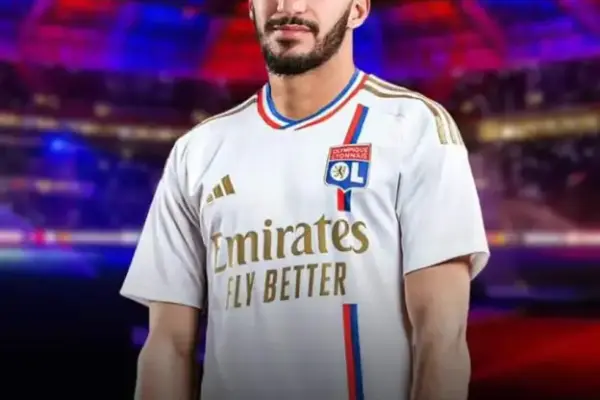 Benrahma en route to Lyon