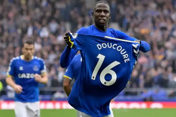 Everton boss Sean Dyche conveys concerns over Doucoure's recurring injury woes