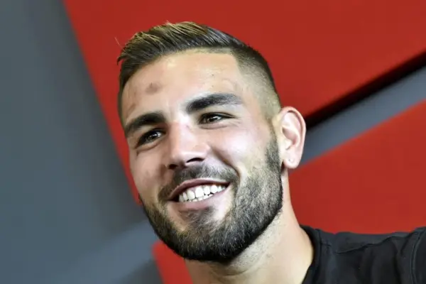 **Andy Delort Expresses Eagerness for Algeria Return Despite CAN Absence**