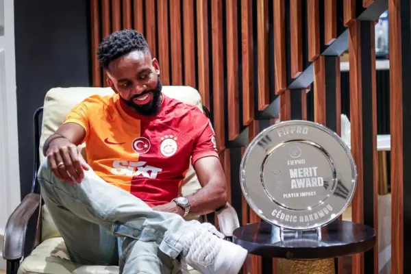 Cédric Bakambu honored with FIFPRO merit award for humanitarian contributions