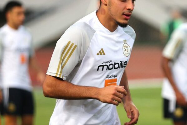 Farès Chaibi secures 7th position among Eintracht Frankfurt's mid-season standouts