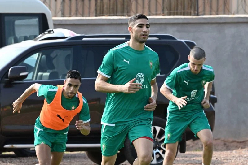 PSG faces concerns over Hakimi's absence