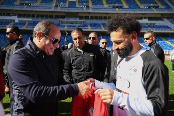 President Sisi conveys message to Egypt's national team as Salah and Vitoria pledge commitment