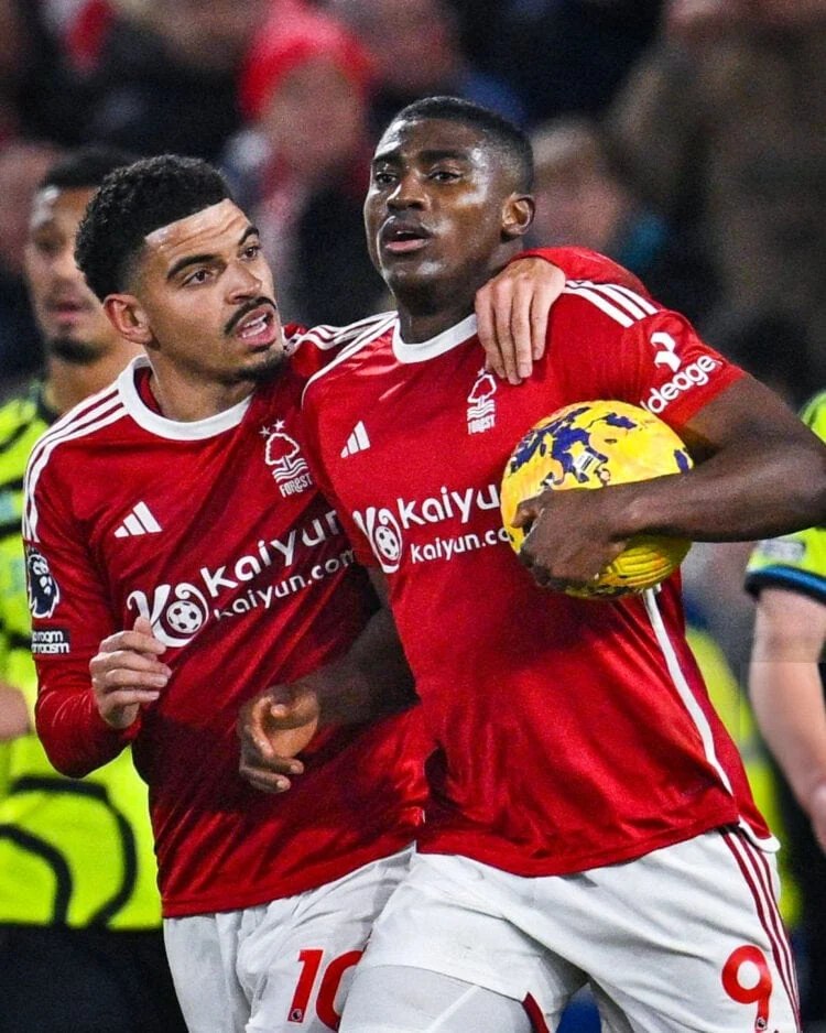Nigerian striker Taiwo Awoniyi strikes late, narrowly misses salvaging point for Nottingham against Arsenal