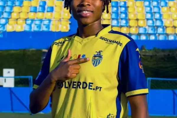 Ghanaian football sensation Louisa Aniwaa embarks on a new journey with Valadares Gaia in Portugal