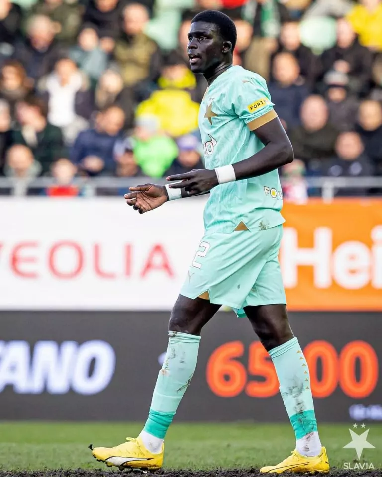 Slavia Prague secures commanding victory over MFK Karviná, led by Diouf and Tijani