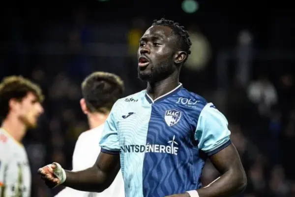 Manchester United sets sights on Senegalese talent Arouna Sangante to bolster defense