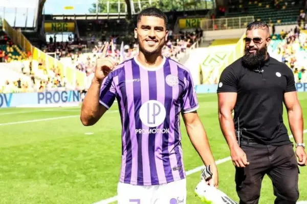 Toulouse FC's Zakaria Aboukhlal rejoins teammates after prolonged absence
