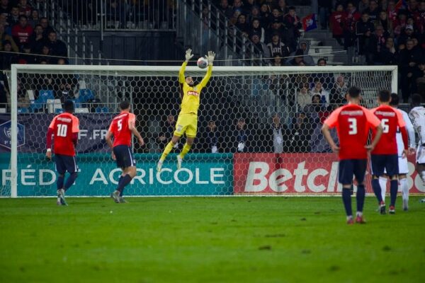 Alaa Boularouz guards Strasbourg's goal against Paris Saint-Germain