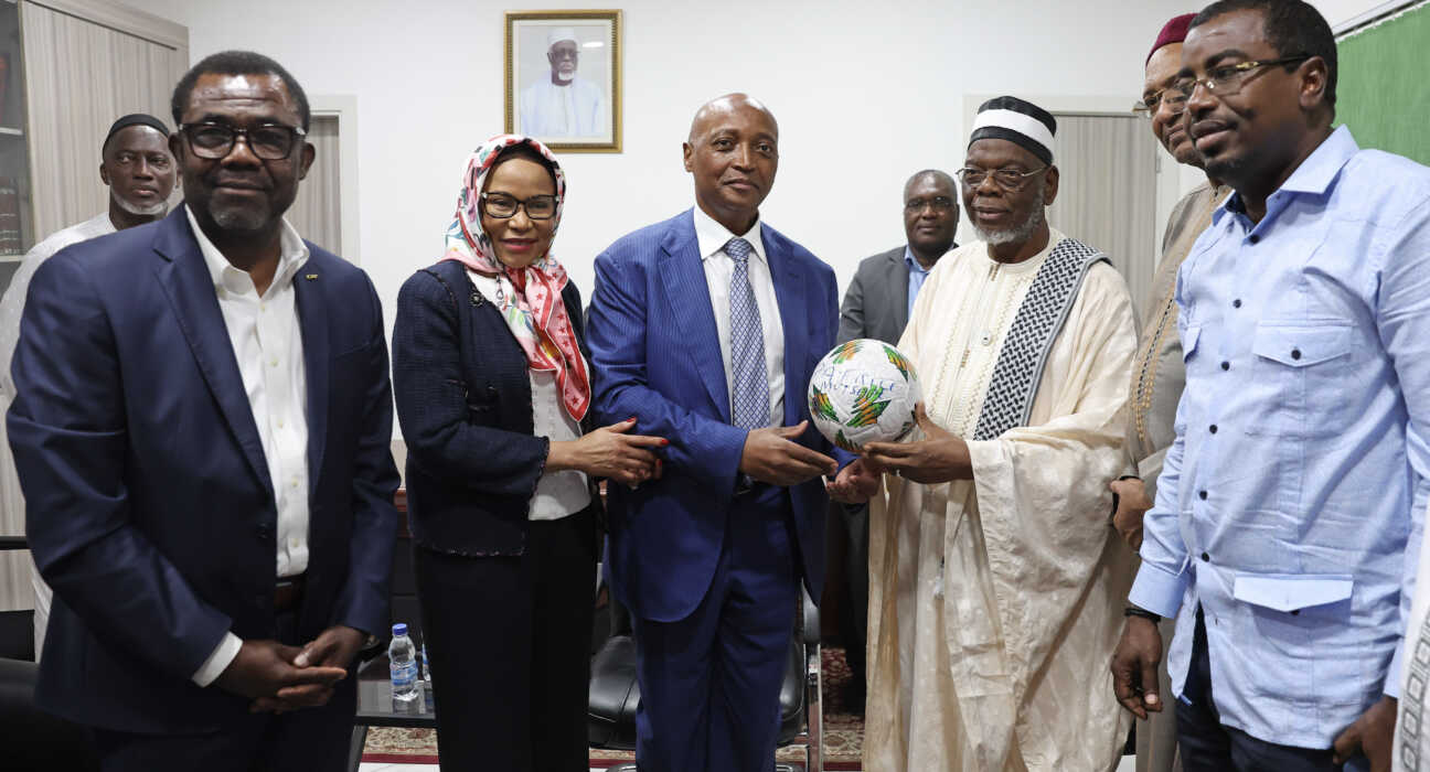 Caf President Donates02