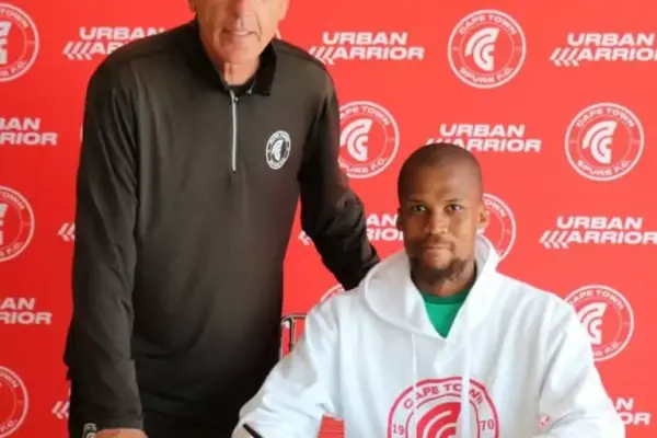 Cape Town Spurs bolster defensive arsenal with Tshepo Gumede signing
