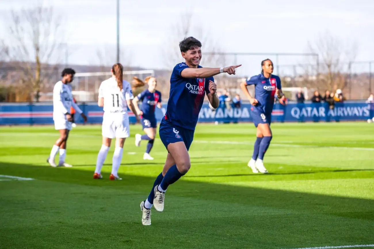 Elisa De Almeida stuns with weekend wonder goal