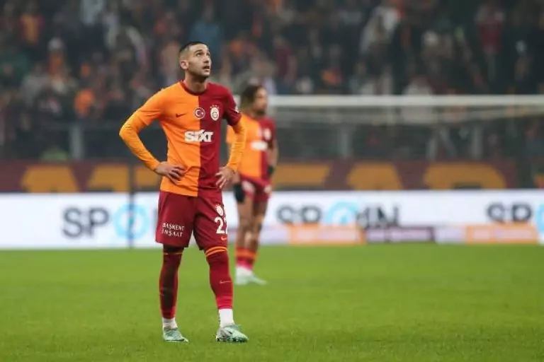 Hakim Ziyech faces struggles and uncertain future at Galatasaray