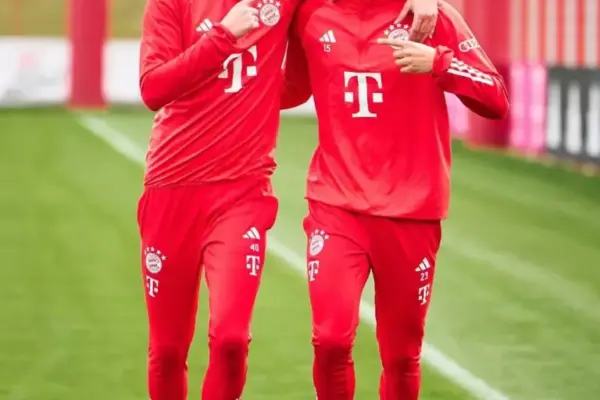 Noussair Mazraoui returns to training for Bayern Munich