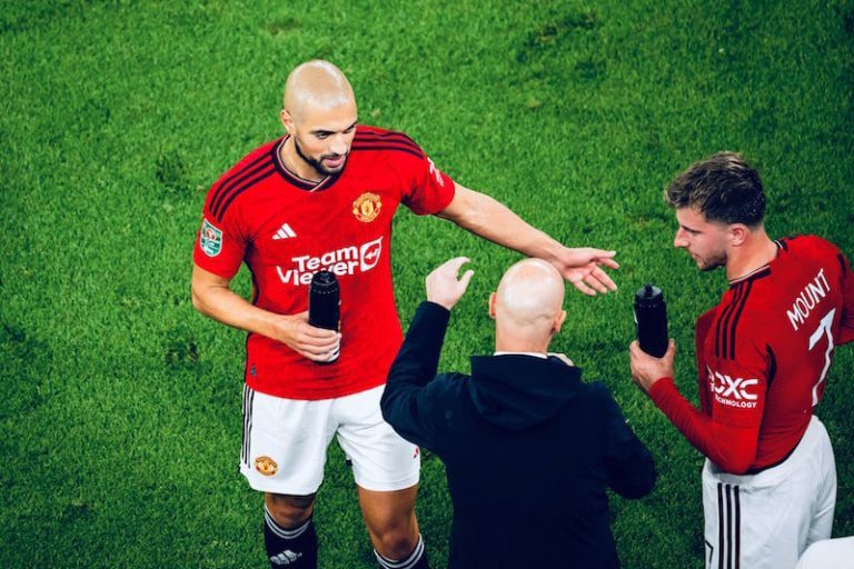 Manchester United coach ignores Amrabat amid transfer speculations