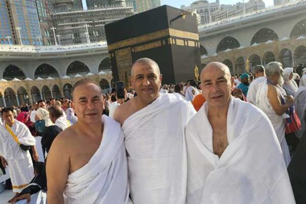 Egypt national team staff led by the Hassan twins perform Umrah
