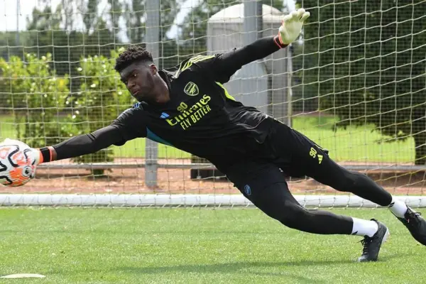 Arsenal goalkeeper Brian Okonkwo completes move to Cheshunt