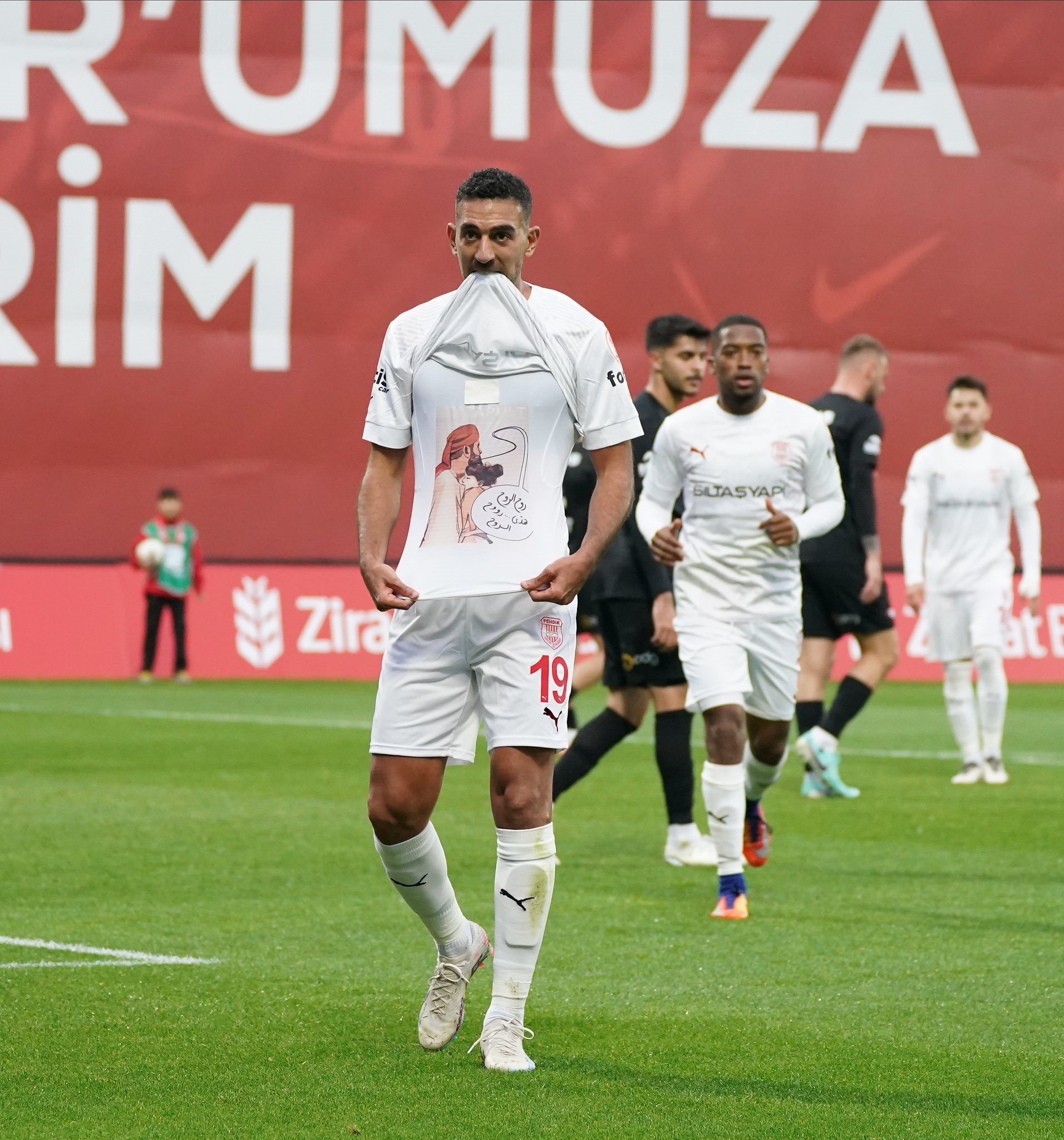 Alanyaspor ends Trabzon's winning streak with Trezeguet's involvement