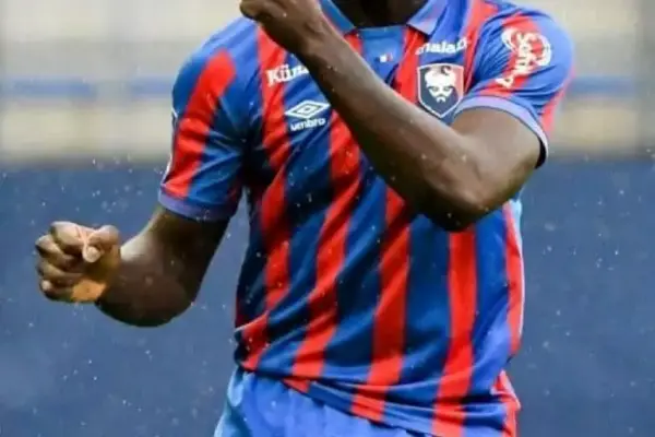 Alexandre Mendy shines with a brace as Caen triumphs over QRM