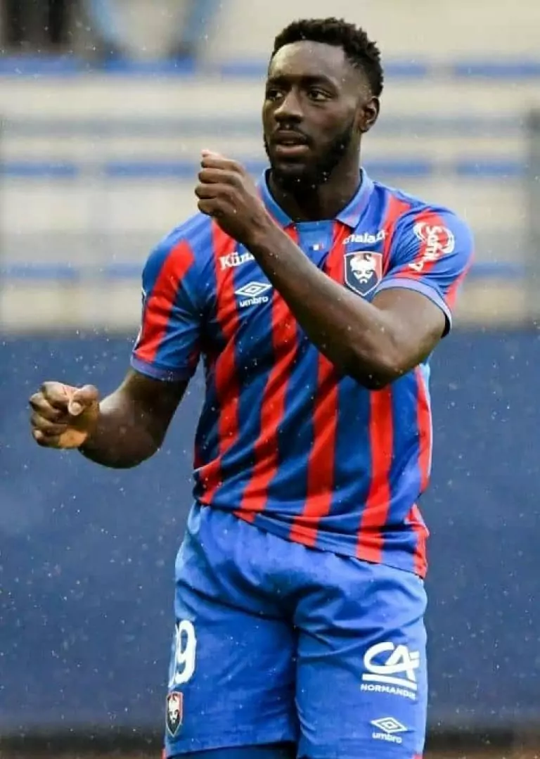 Alexandre Mendy shines with a brace as Caen triumphs over QRM