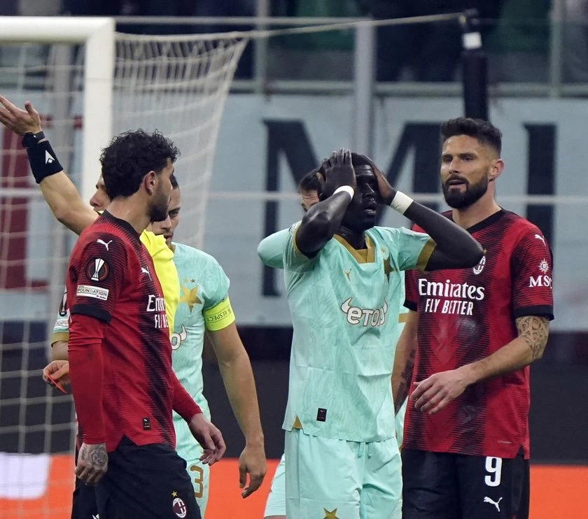 Slavia Prague suffers defeat against AC Milan as El Hadji Malick Diouf sees red
