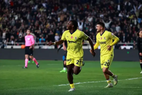 Turkish Super Lig: Bright Osayi-Samuel sparks Fenerbahçe to a 2-0 lead against Hatayspor