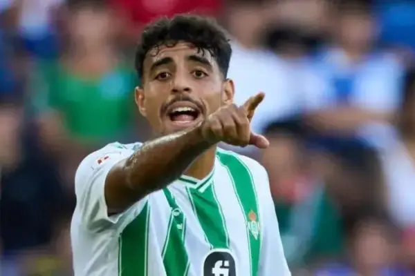 Moroccan defender Shadi Riyadh addresses rumors of Barcelona return