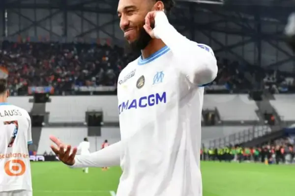 Pierre-Emerick Aubameyang's strike propels Olympique de Marseille to early lead against Lens