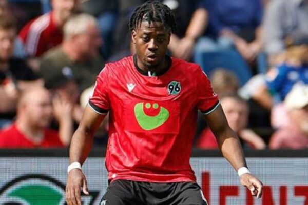 Bright Arrey-Mbi commits to Hanover 96 with contract extension