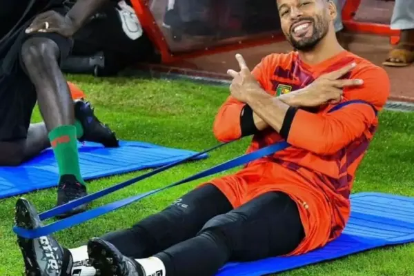 Cameroonian goalkeeper Devis Epassy nears move to United Arab Emirates club