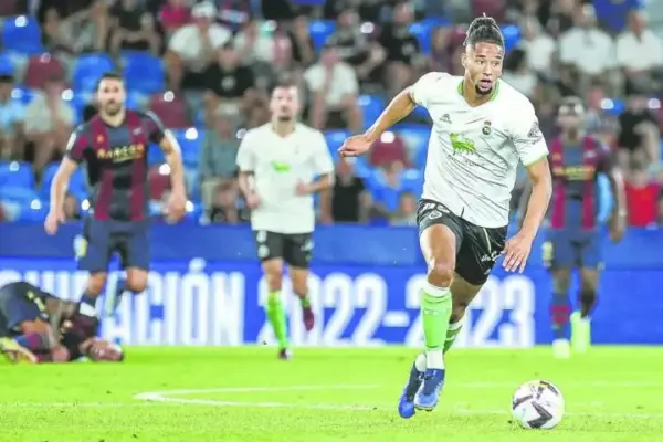 Paris FC triumphs over Angers in Ligue 2 clash