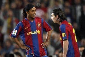 Ronaldinho Et Messi 300x199 1