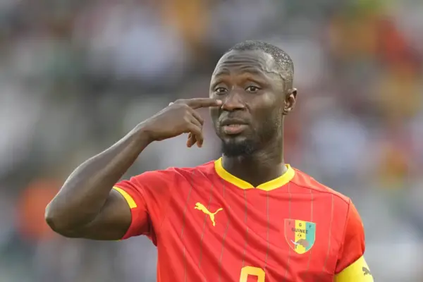 **Naby Keita Departs Werder Bremen Amid Frustration** Guinean midfielder Naby Keita has bid farewell to Werder Bremen after a tumultuous period at the Bundesliga club, culminating in a dramatic exit during the 29th matchday of the league. Keita's journey with Werder Bremen, which commenced last summer as a free agent, has concluded abruptly. The midfielder, aiming to rejuvenate his career following a challenging season marred by injuries at Liverpool, encountered difficulties making his mark in his inaugural season in northern Germany. Despite initial optimism surrounding his arrival, Keita's on-field contributions were minimal, featuring in just five matches throughout the season. His playing time was significantly hindered by a series of injuries, including a torn adductor muscle and recurring muscle discomfort, sidelining him for approximately one hundred days of the campaign. Additionally, Keita frequently found himself relegated to the bench for matches, with tensions reaching a crescendo during the recent encounter against Leverkusen. Upon learning of his impending substitution, Keita opted to forego joining the team bus and instead returned home, signaling his frustration and disillusionment with his lack of game time. Clemens Fritz, Werder Bremen's director, confirmed Keita's unexpected departure, acknowledging the ramifications of the midfielder's actions. The incident underscores the escalating tensions surrounding Keita's tenure at the club and raises uncertainties regarding his future prospects in professional football. Keita's exit from Werder Bremen signifies the conclusion of a challenging chapter in his career and sparks speculation about his next steps. As he navigates this transitional phase, Keita will undoubtedly seek opportunities to reignite his career and demonstrate his abilities on the football pitch once more. With the Bundesliga season drawing to a close, Werder Bremen must now regroup and focus on concluding the campaign positively as they navigate the competitive landscape of the league while adapting to the departure of one of their key players.