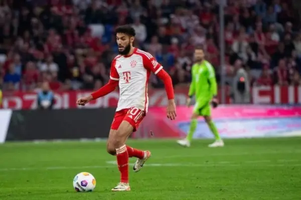 Bayern Munich's Stanišić challenges Moroccan Mazraoui for right-back slot