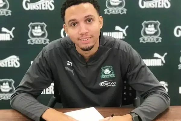 Brendan Galloway extends Plymouth Argyle stay until 2026