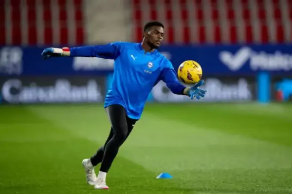 Deportivo Alavés to reintroduce Jesús Owono to goalkeeping duties