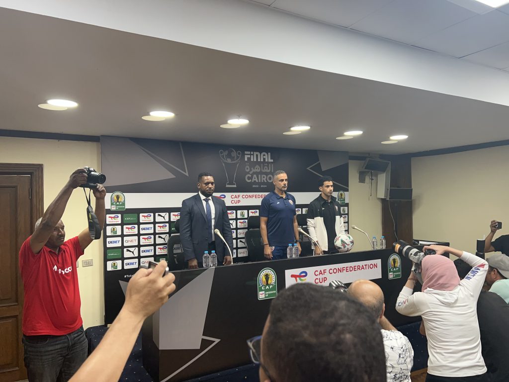 Moment of silence precedes press conference for Renaissance Berkane and Zamalek coaches