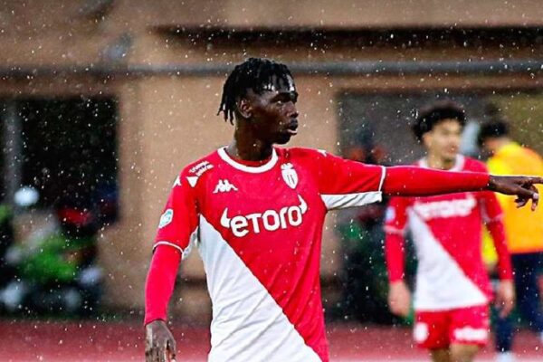 Chelsea enters race for rising star Soungoutou Magassa amidst Premier League Competition