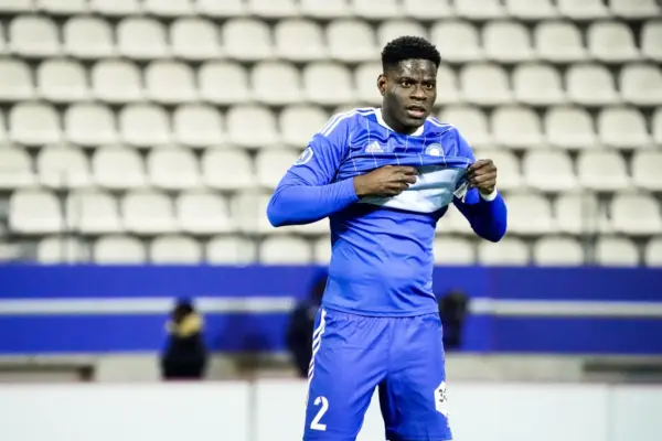 Red Star stunned by Versailles, Nîmes edges closer to National League survival