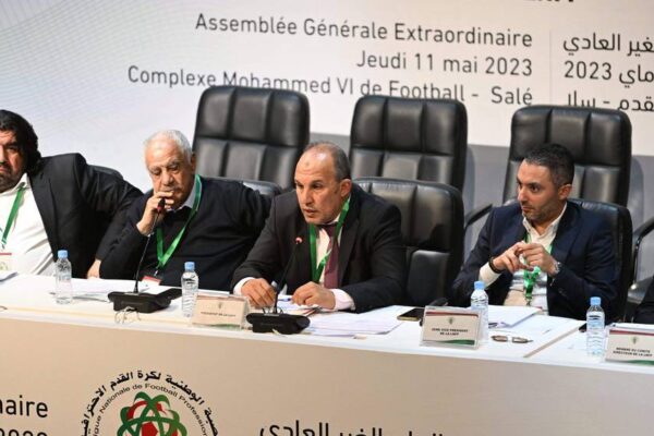 Sparse attendance of coaches at professional league's communicative meeting raises concerns