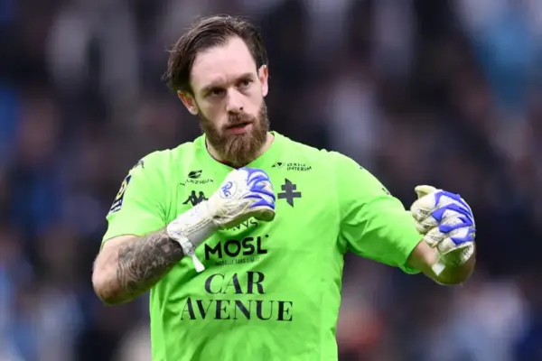 Alexandre Oukidja denies transfer rumors amid Metz relegation