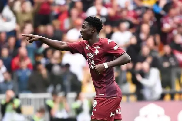 Southampton eyes Metz midfielder Lamine Camara