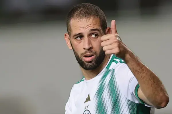 Islam Slimani dismisses rumors of return to Algerian football