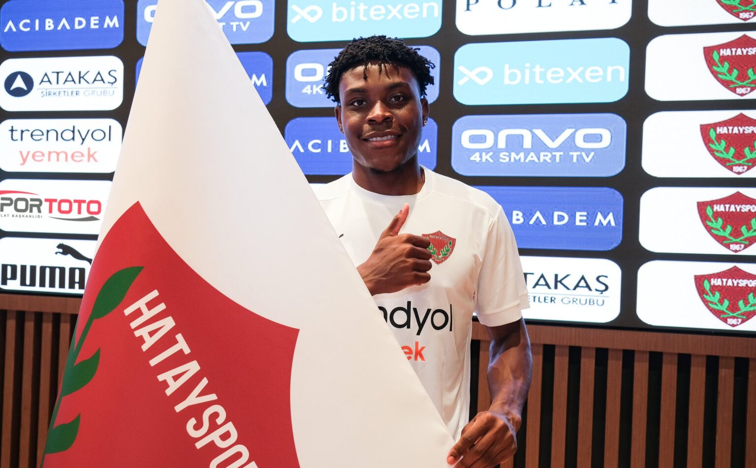 Fisayo Dele-Bashiru undergoes medical at Lazio ahead of loan move